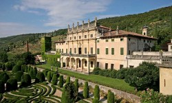 Valpolicella, terra di pregiati vini a pochi km da Verona